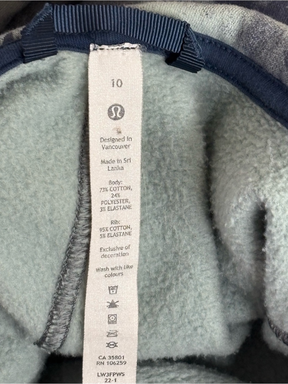 Lululemon Loungeful Cropped Hoodie
Heritage Camo Wash WP Blue Multi size 10 - Picture 4 of 5
